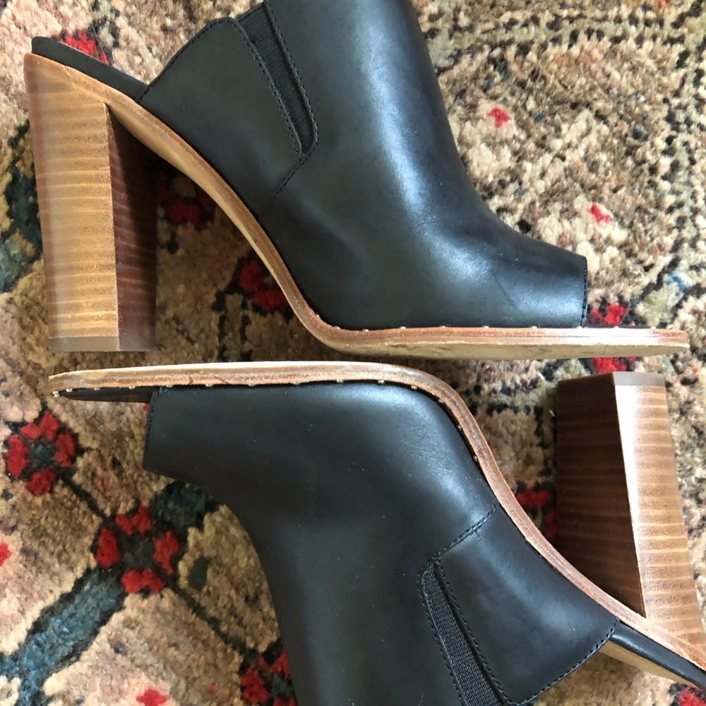 Pour La Victoire Leather Stacked Heel Mules Sz 8